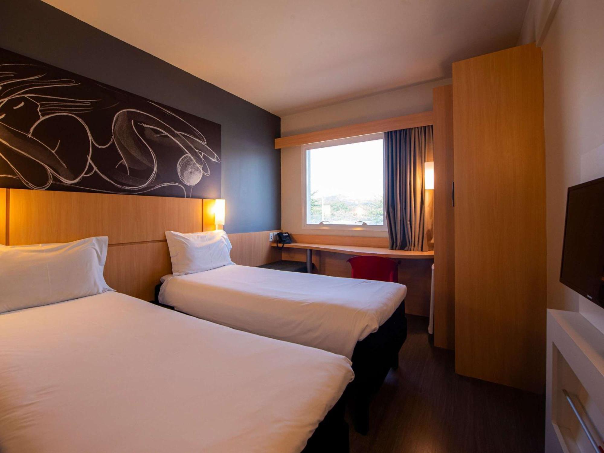 Ibis Guaratingueta Aparecida - Circuito Da Fe Hotel Kültér fotó