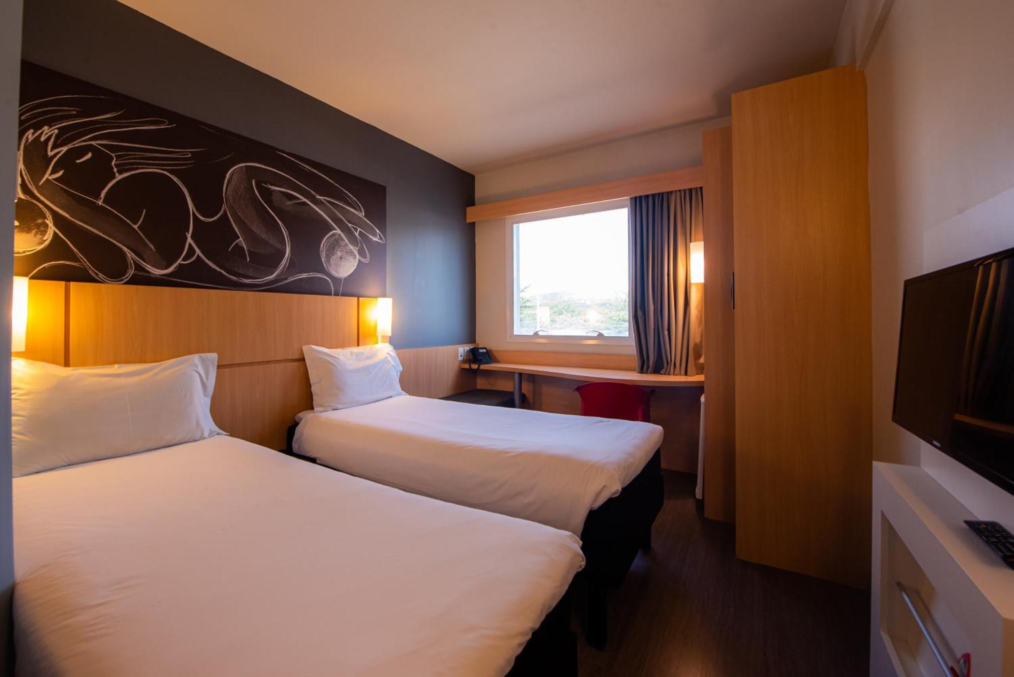 Ibis Guaratingueta Aparecida - Circuito Da Fe Hotel Kültér fotó