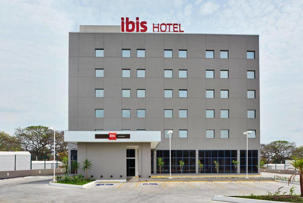 Ibis Guaratingueta Aparecida - Circuito Da Fe Hotel Kültér fotó